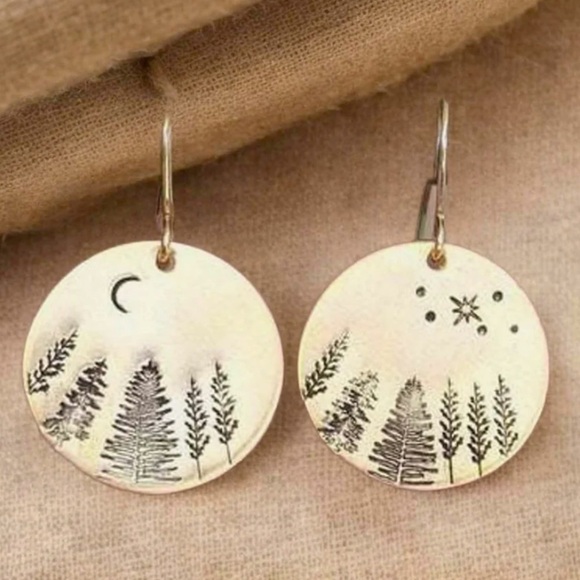 Jenny Louise Boutique Jewelry - Goregeous Gold Starlight Mountain Earrings